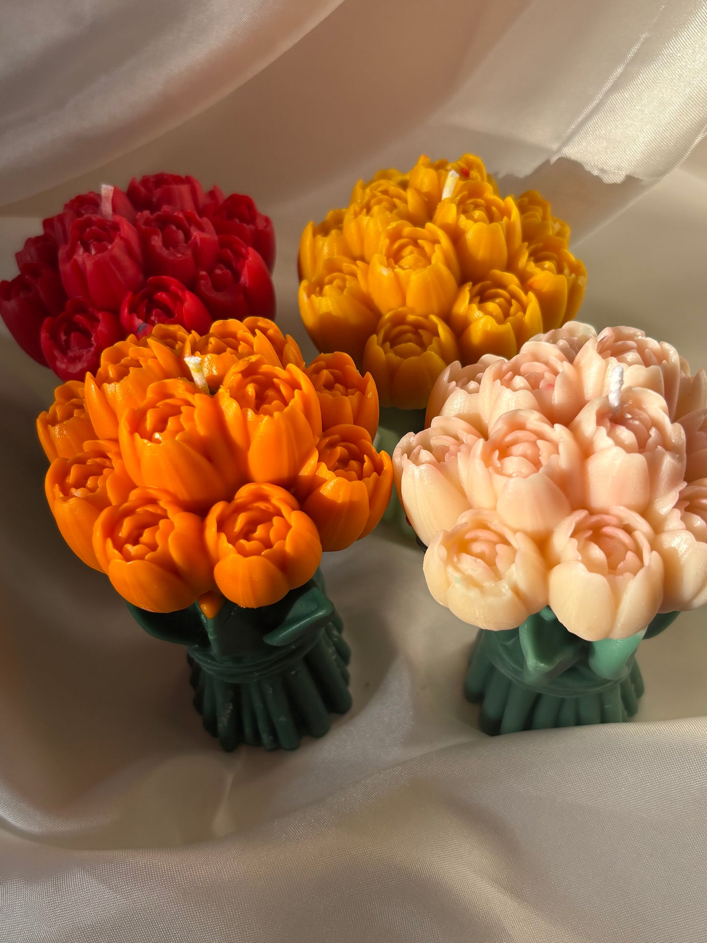 Tulip Whisper Candle
